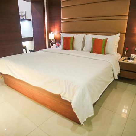 Hotel The Samilton Calcutta  Esterno foto