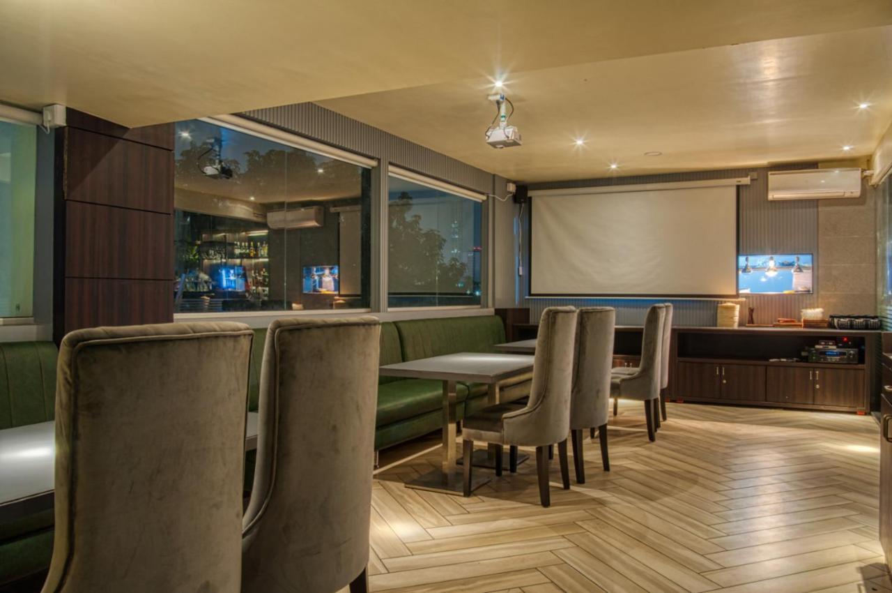 Hotel The Samilton Calcutta  Esterno foto