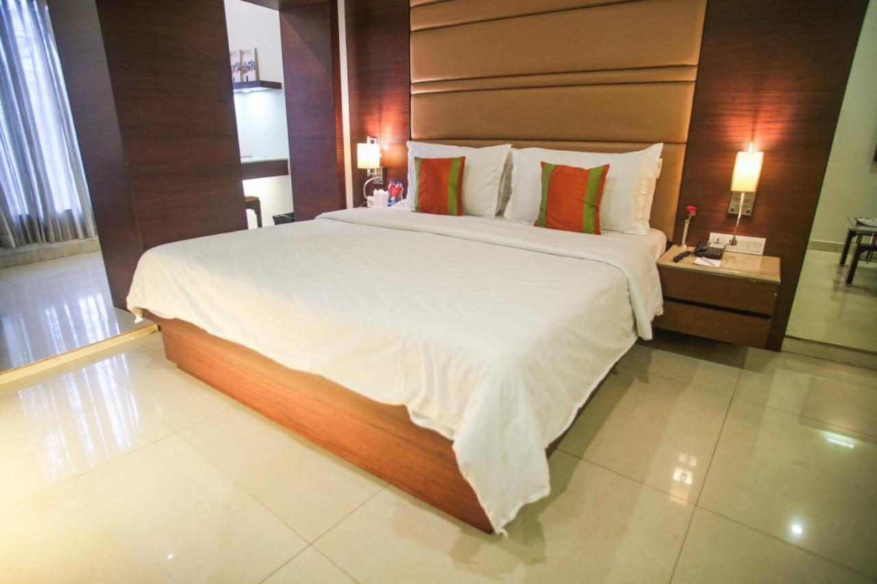 Hotel The Samilton Calcutta  Esterno foto