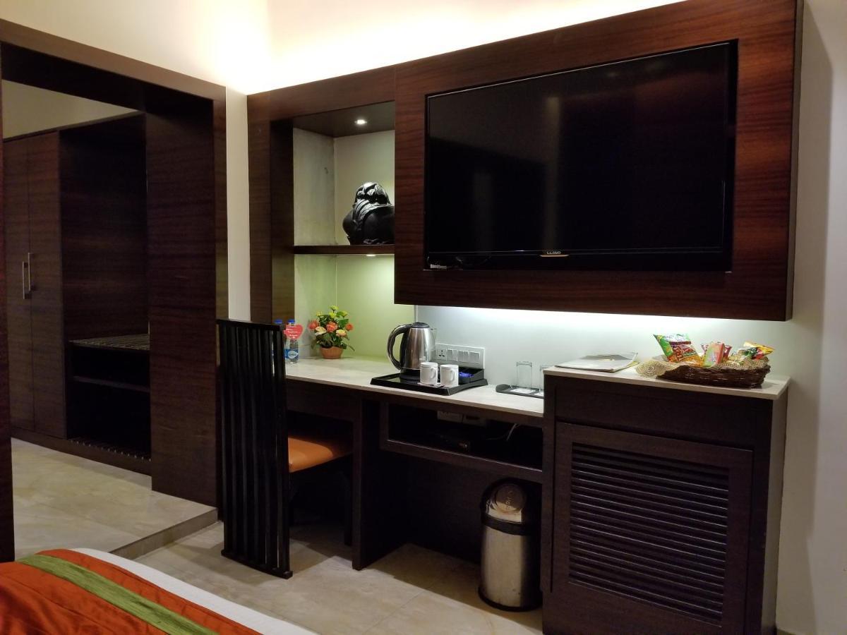 Hotel The Samilton Calcutta  Esterno foto