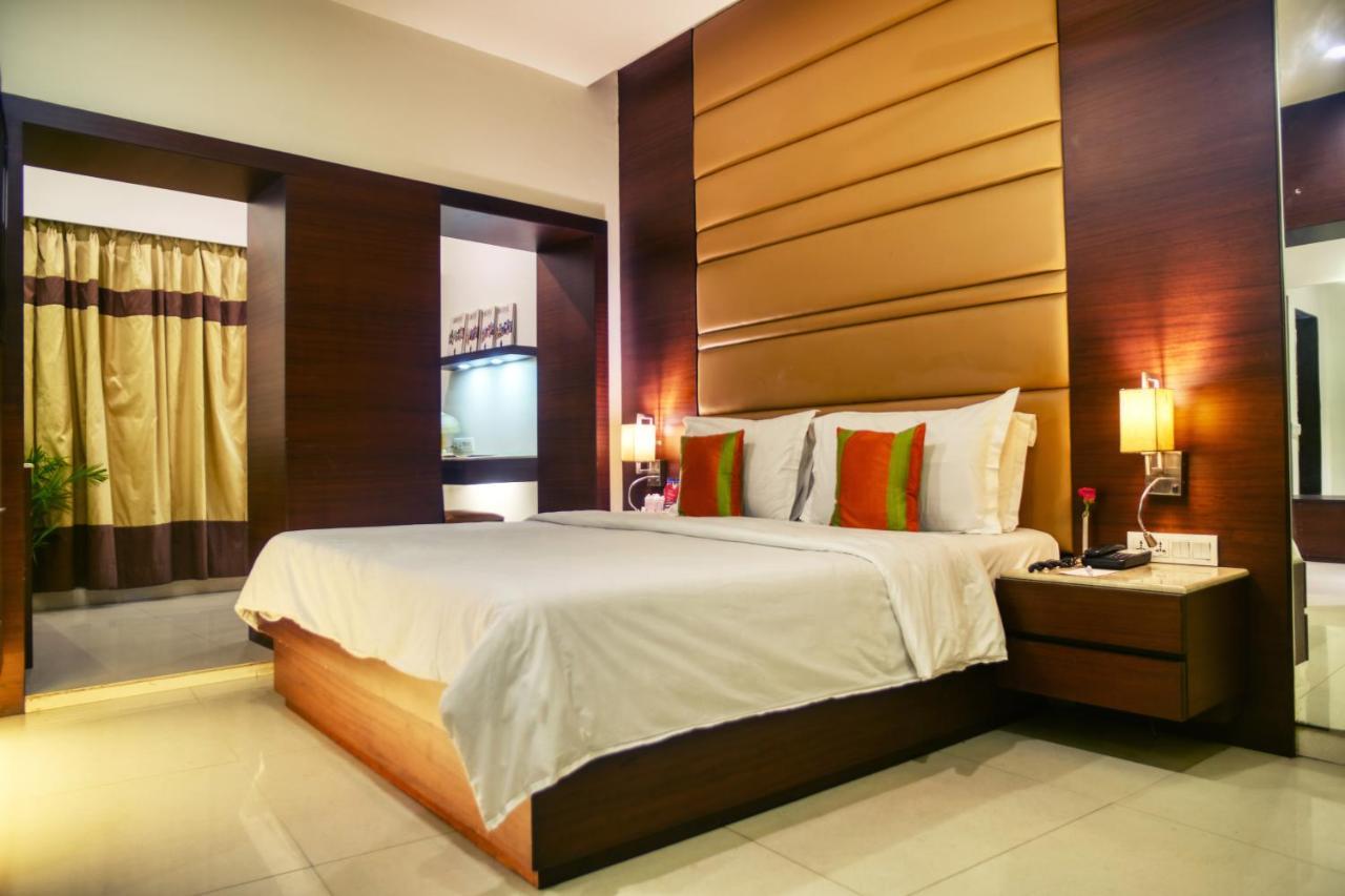 Hotel The Samilton Calcutta  Esterno foto