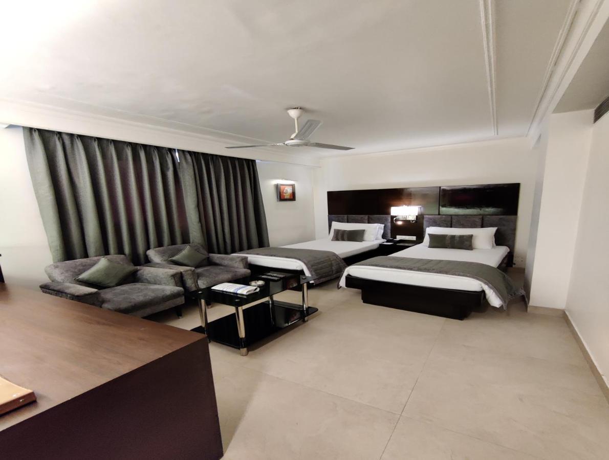 Hotel The Samilton Calcutta  Esterno foto