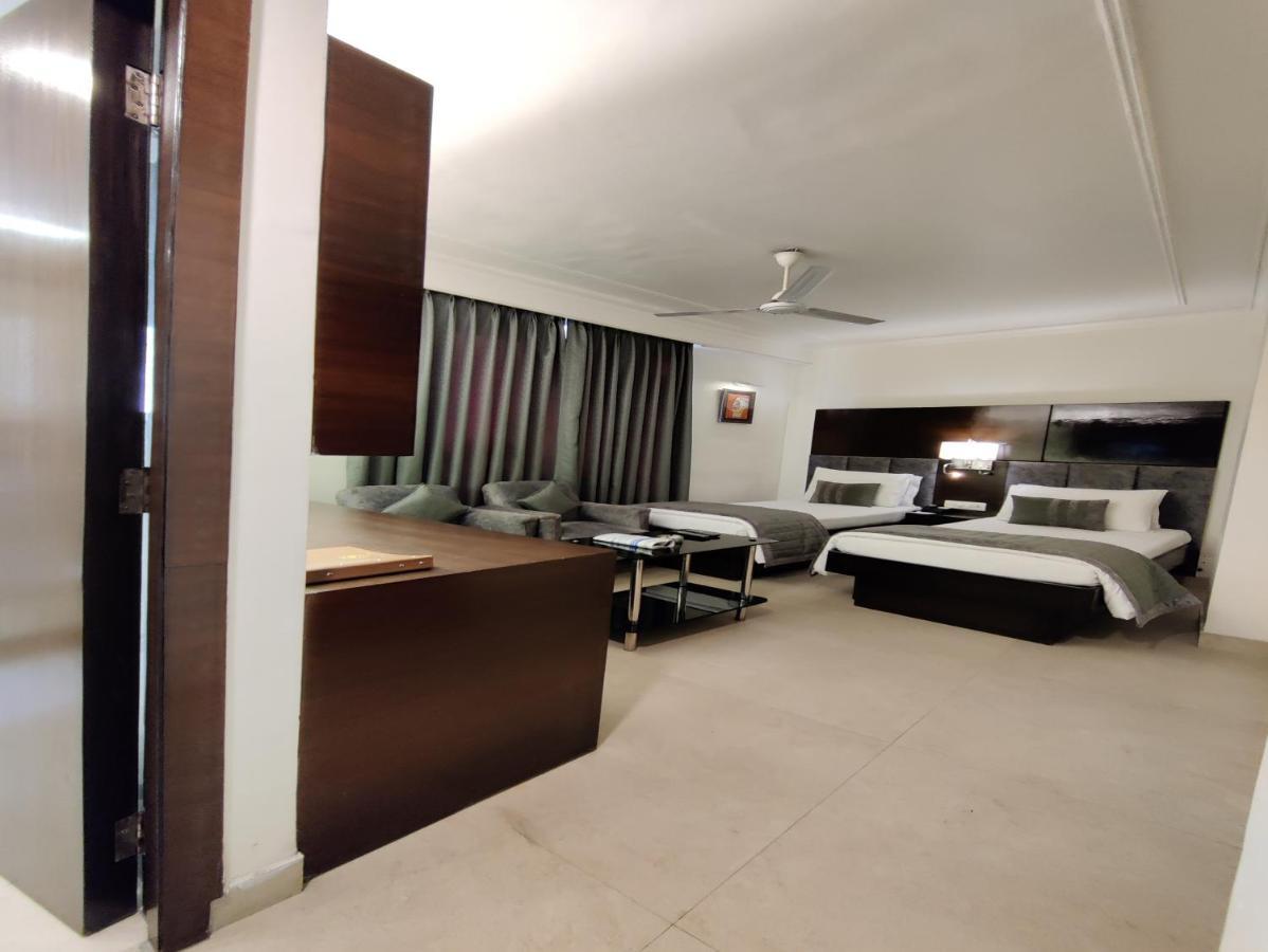 Hotel The Samilton Calcutta  Esterno foto