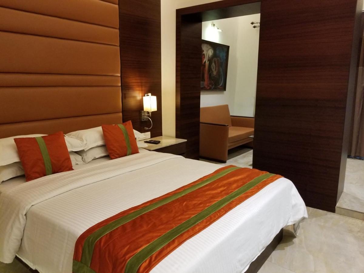 Hotel The Samilton Calcutta  Esterno foto