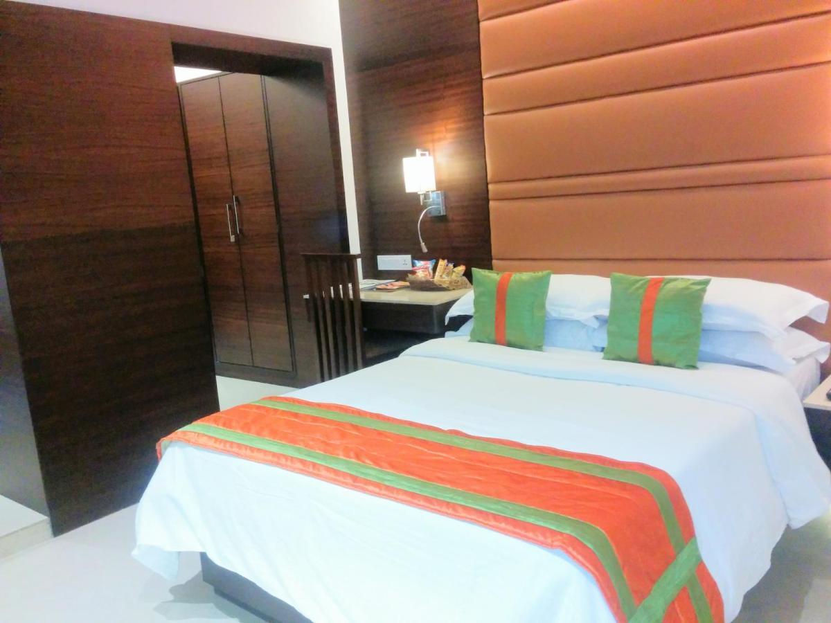 Hotel The Samilton Calcutta  Esterno foto