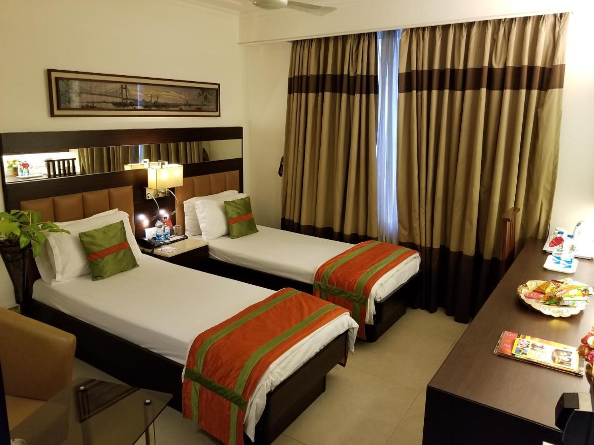 Hotel The Samilton Calcutta  Esterno foto
