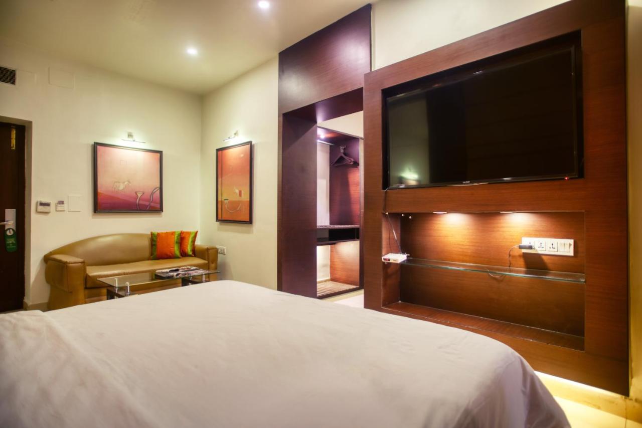 Hotel The Samilton Calcutta  Esterno foto